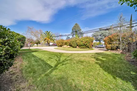 Exterior - 2195 Rancho Rd, Redding, CA 96002 photo 6 of 19