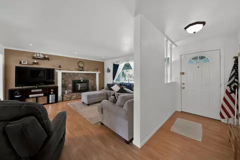 Entry Way - 2195 Rancho Rd, Redding, CA 96002 photo 1 of 3