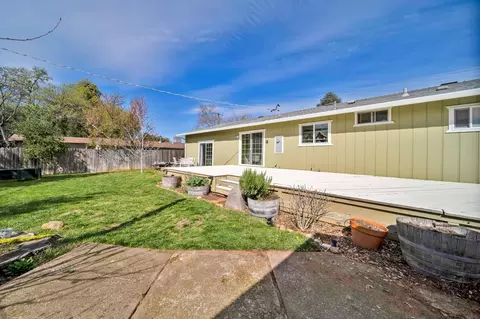 Exterior - 2195 Rancho Rd, Redding, CA 96002 photo 9 of 19