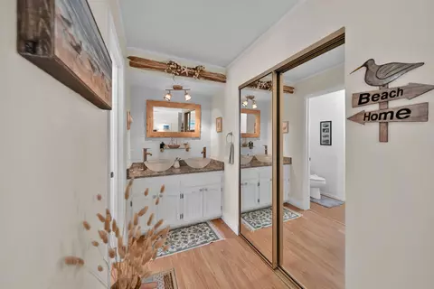 Bath - 2195 Rancho Rd, Redding, CA 96002 photo 1 of 4