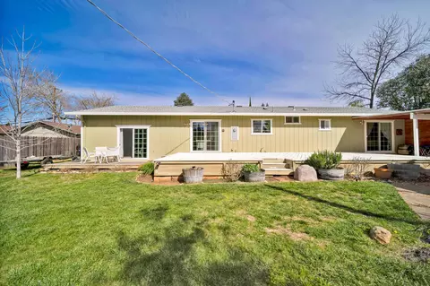 Exterior - 2195 Rancho Rd, Redding, CA 96002 photo 7 of 19