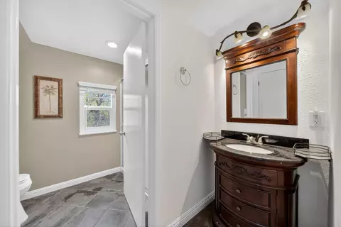 Bath - 8566 Placer Rd, Redding, CA 96001 photo 2 of 4