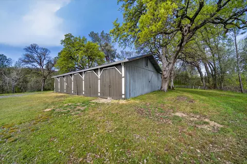 Exterior - 8566 Placer Rd, Redding, CA 96001 photo 14 of 23