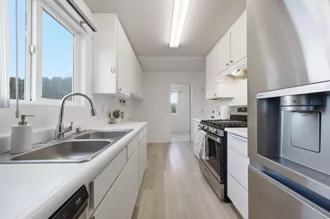 Kitchen - 16810 Winchell Dr, Redding, CA 96003 photo 4 of 4