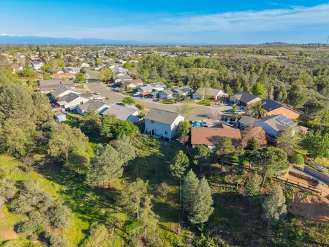 View/Area - 16810 Winchell Dr, Redding, CA 96003 photo 5 of 10