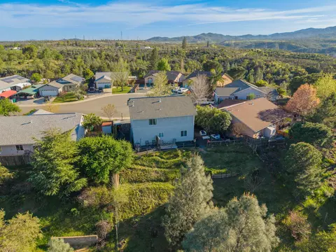 View/Area - 16810 Winchell Dr, Redding, CA 96003 photo 4 of 10