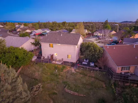 View/Area - 16810 Winchell Dr, Redding, CA 96003 photo 3 of 10