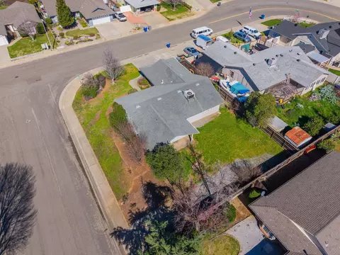 View/Area - 1595 Sterling Dr, Redding, CA 96003 photo 1 of 7