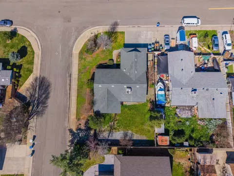 View/Area - 1595 Sterling Dr, Redding, CA 96003 photo 4 of 7