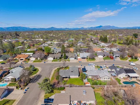 View/Area - 1595 Sterling Dr, Redding, CA 96003 photo 3 of 7