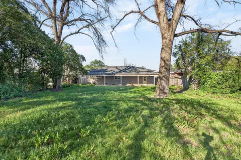 Exterior - 1005 Gold St, Redding, CA 96001 photo 5 of 7