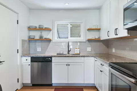 Kitchen - 1005 Gold St, Redding, CA 96001 photo 2 of 3
