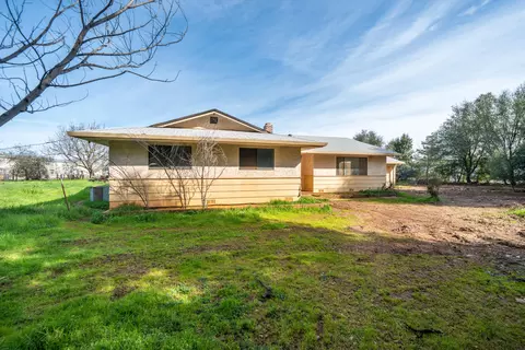 8743 Airport Rd, Redding, CA 96002