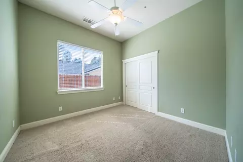 Bedroom - 1865 Dellwood Dr, Redding, CA 96003 photo 4 of 6