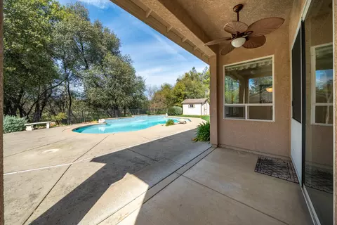 Exterior - 1865 Dellwood Dr, Redding, CA 96003 photo 4 of 8