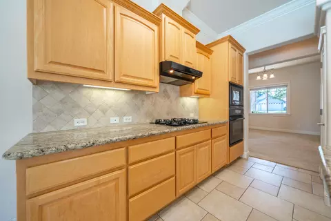 Kitchen - 1865 Dellwood Dr, Redding, CA 96003 photo 3 of 4