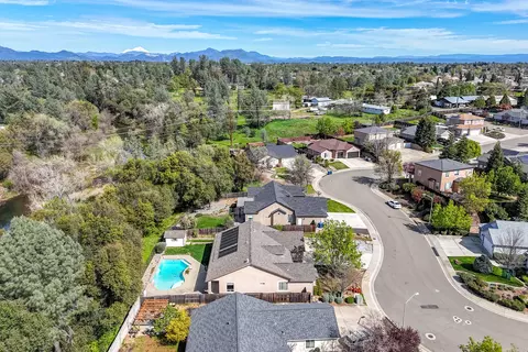 View/Area - 1865 Dellwood Dr, Redding, CA 96003 photo 2 of 4