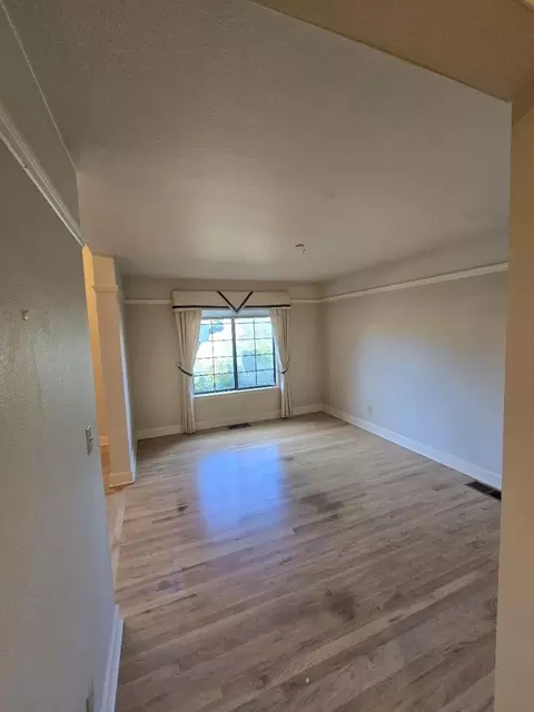 Living - 531 Aurora Pl, Redding, CA 96001 photo 1 of 6