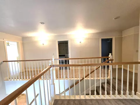Entry Way - 531 Aurora Pl, Redding, CA 96001 photo 2 of 3