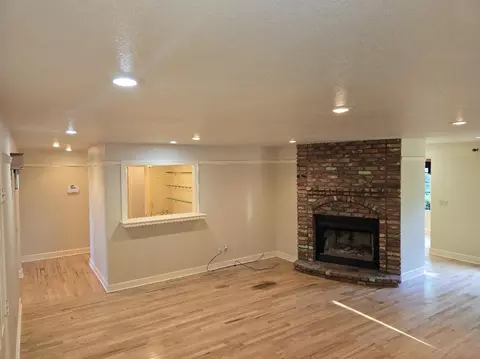 Living - 531 Aurora Pl, Redding, CA 96001 photo 3 of 6