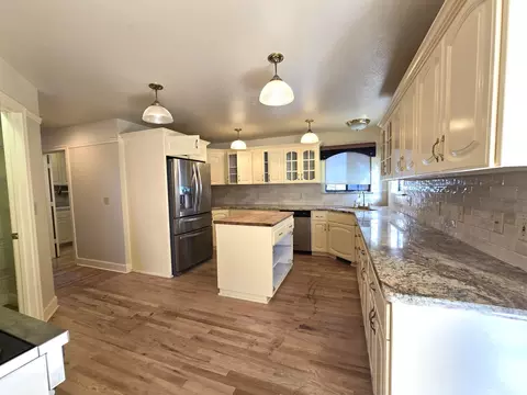 Kitchen - 531 Aurora Pl, Redding, CA 96001 photo 2 of 5