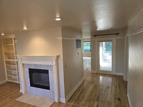 Living - 531 Aurora Pl, Redding, CA 96001 photo 5 of 6