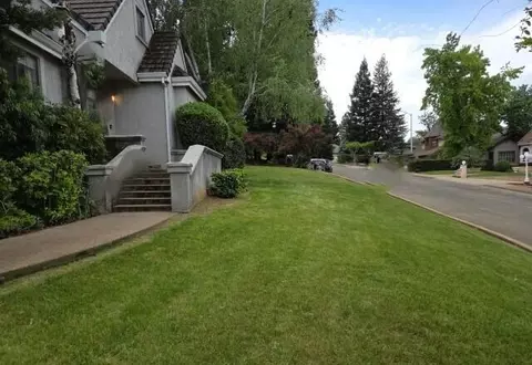 Exterior - 531 Aurora Pl, Redding, CA 96001 photo 2 of 10