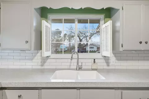 Kitchen - 6927 Riata Dr, Redding, CA 96002 photo 2 of 4