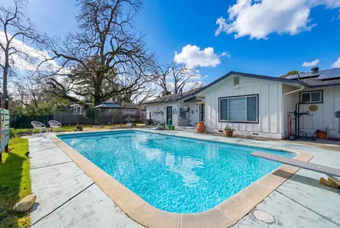 Exterior - 6927 Riata Dr, Redding, CA 96002 photo 12 of 17