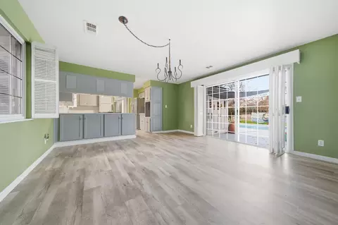 Living - 6927 Riata Dr, Redding, CA 96002 photo 4 of 4