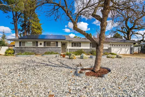 Exterior - 6927 Riata Dr, Redding, CA 96002 photo 1 of 17