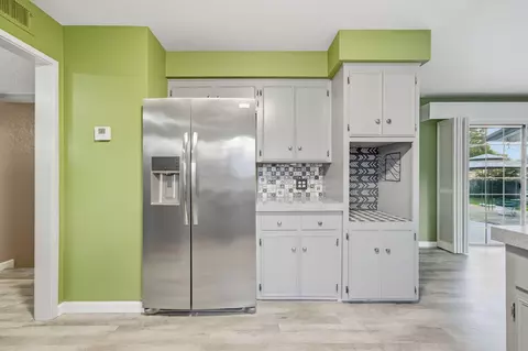 Kitchen - 6927 Riata Dr, Redding, CA 96002 photo 4 of 4