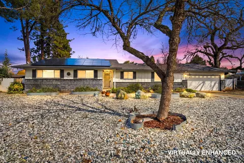 6927 Riata Dr, Redding, CA 96002