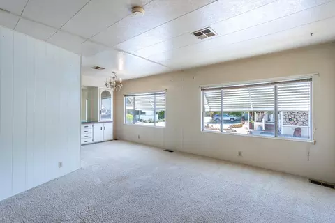 465 Silkwood Dr, Redding, CA 96003 photo 2