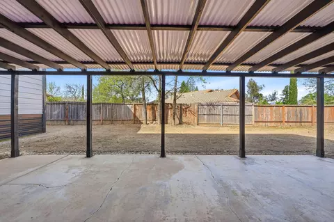 Exterior - 1692 Kildare Dr, Redding, CA 96001 photo 6 of 8