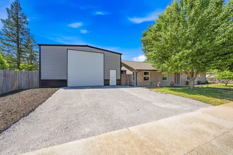 Exterior - 1692 Kildare Dr, Redding, CA 96001 photo 2 of 8