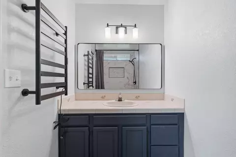 Bath - 649 Lowe St, Redding, CA 96001 photo 1 of 3