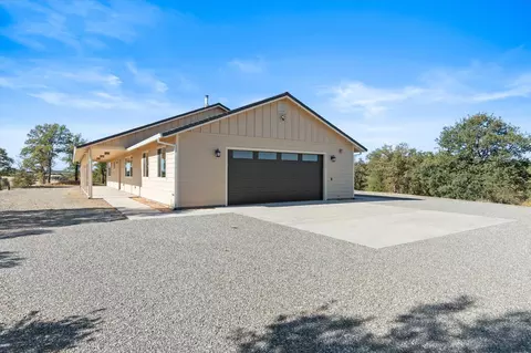 18720 Cobblestone Dr, Cottonwood, CA 96022