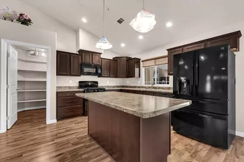 Kitchen - 7253 Legacy Ct, Redding, CA 96001 photo 4 of 4