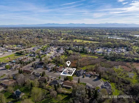 View/Area - 7253 Legacy Ct, Redding, CA 96001 photo 6 of 7