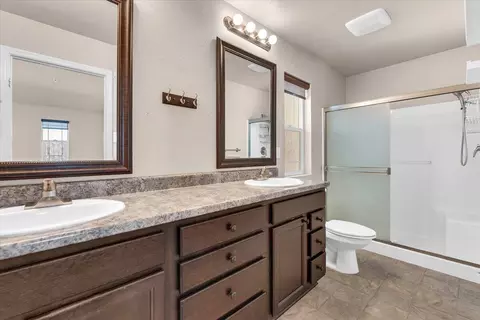 Bath - 7253 Legacy Ct, Redding, CA 96001 photo 4 of 4