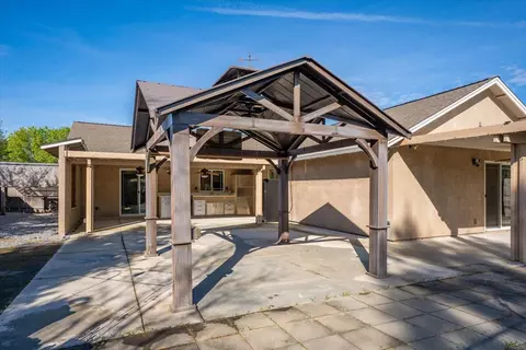 Exterior - 7253 Legacy Ct, Redding, CA 96001 photo 4 of 10