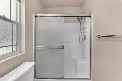 Bath - 7253 Legacy Ct, Redding, CA 96001 photo 3 of 4