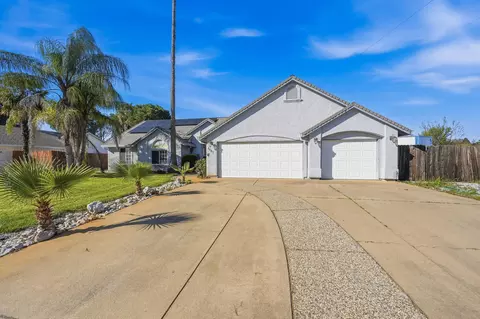 4487 Alta Saga Dr, Redding, CA 96002