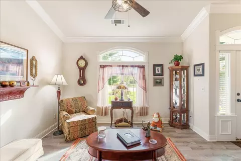 Entry Way - 4302 Yellowstone Dr, Redding, CA 96002 photo 1 of 1
