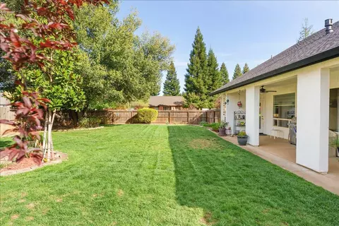 Exterior - 4302 Yellowstone Dr, Redding, CA 96002 photo 5 of 9