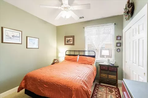 Bedroom - 4302 Yellowstone Dr, Redding, CA 96002 photo 3 of 3