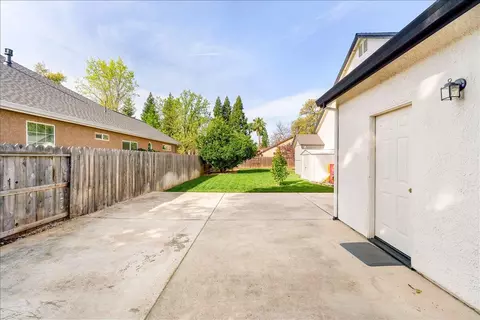 Exterior - 4302 Yellowstone Dr, Redding, CA 96002 photo 4 of 9