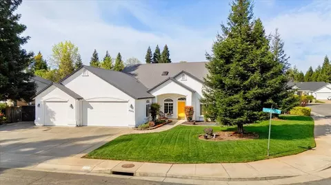4302 Yellowstone Dr, Redding, CA 96002