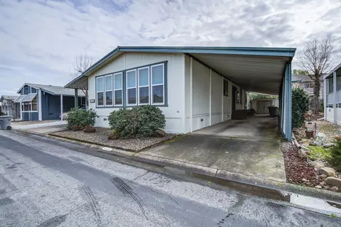 4555 Underwood Dr, Redding, CA 96003 photo 2